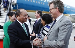 Thủ tướng Nguyễn Xuân Phúc đến Amsterdam, bắt đầu thăm Hà Lan 